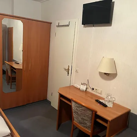 Baeren Ξενοδοχείο *