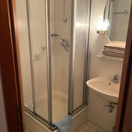 Baeren Ξενοδοχείο *